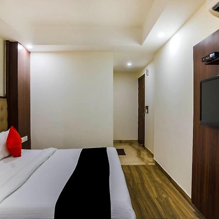 Collection O The Kailash Dev Hotel New Delhi Buitenkant foto