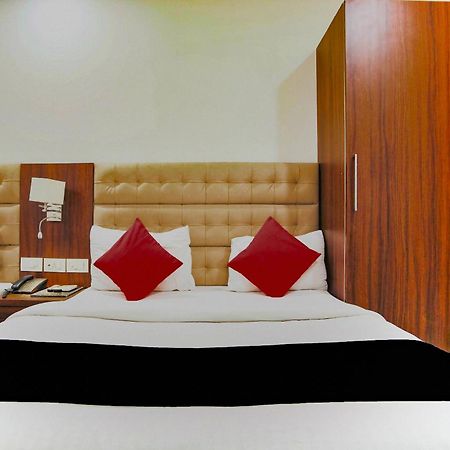 Collection O The Kailash Dev Hotel New Delhi Buitenkant foto