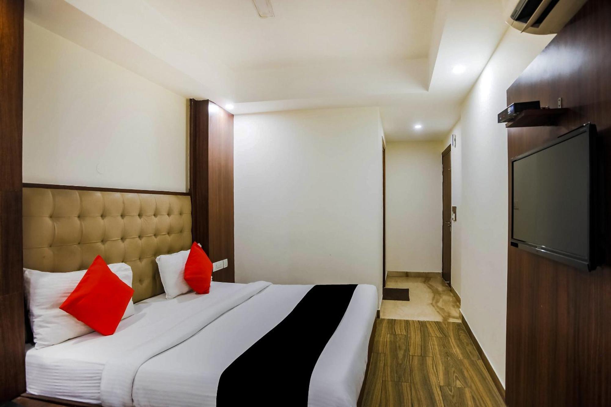 Collection O The Kailash Dev Hotel New Delhi Buitenkant foto