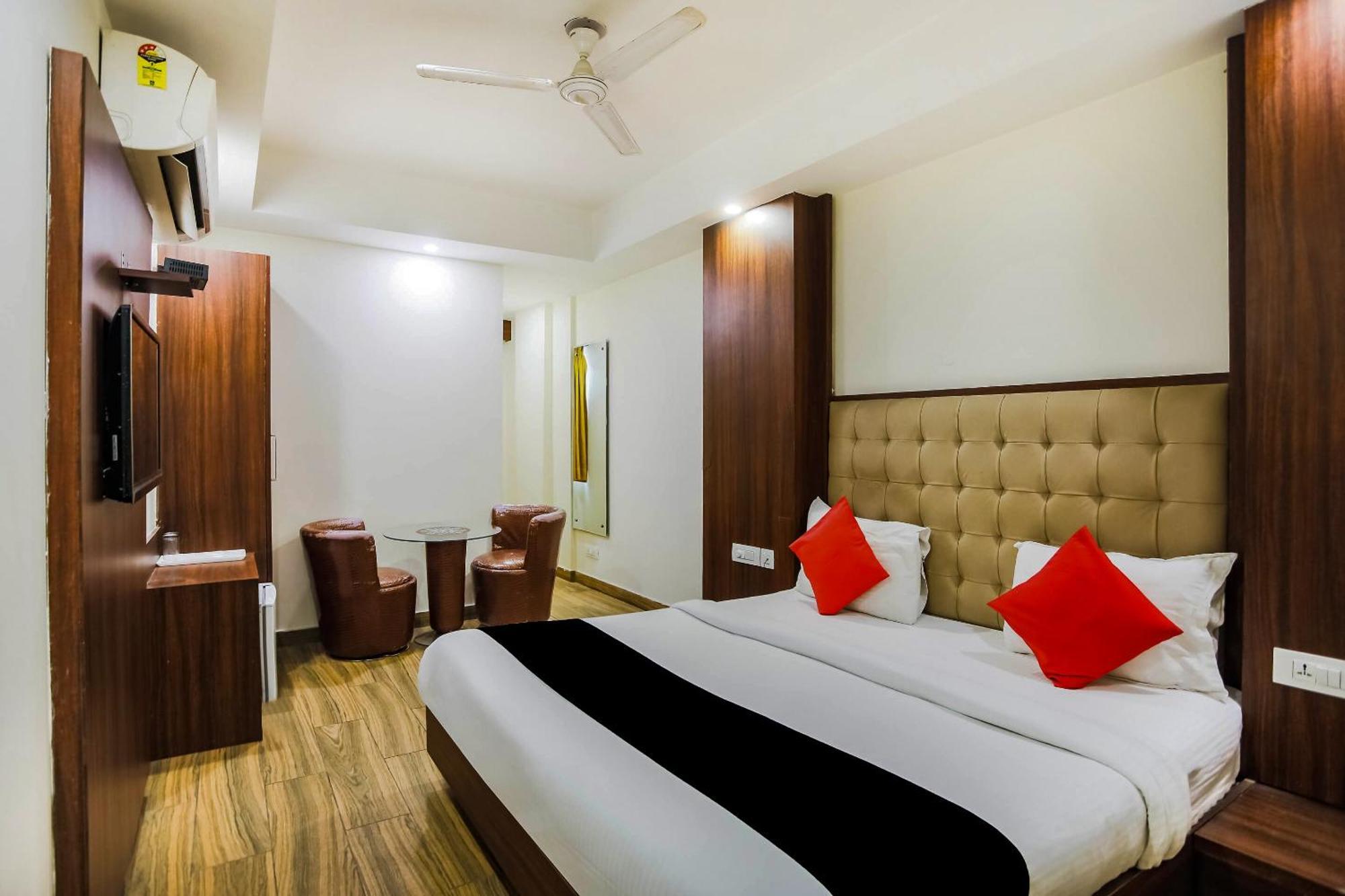 Collection O The Kailash Dev Hotel New Delhi Buitenkant foto