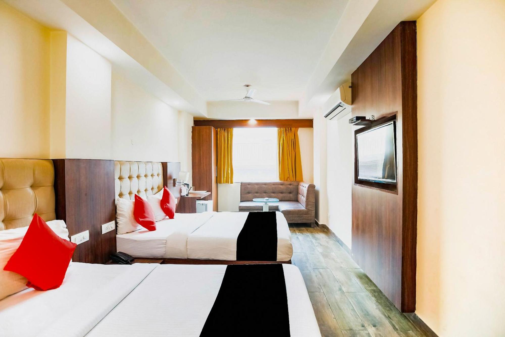 Collection O The Kailash Dev Hotel New Delhi Buitenkant foto