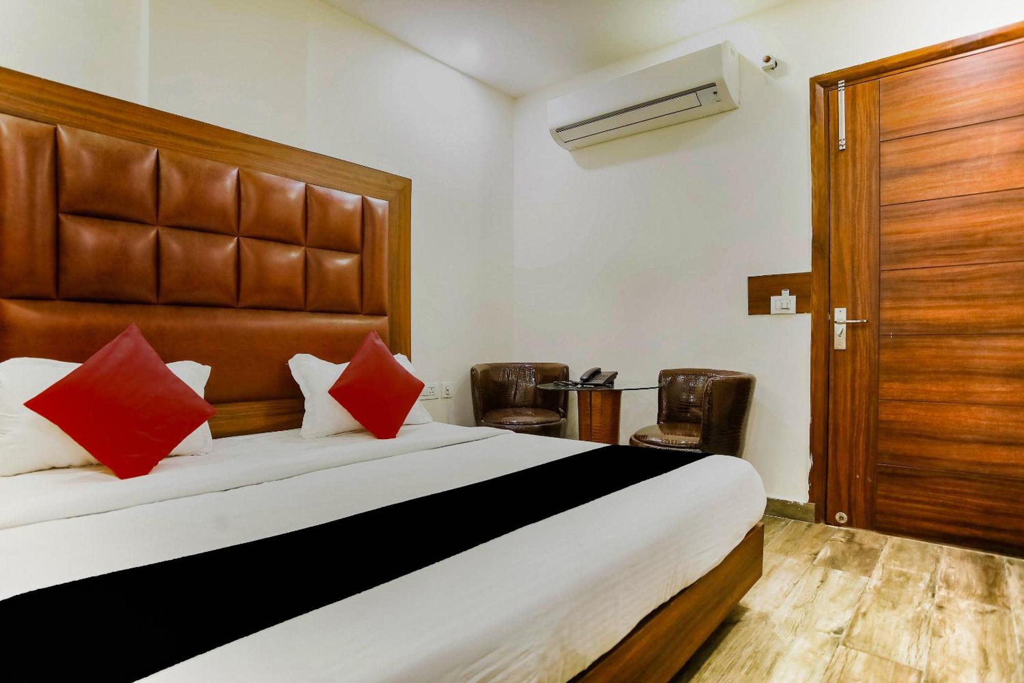 Collection O The Kailash Dev Hotel New Delhi Buitenkant foto