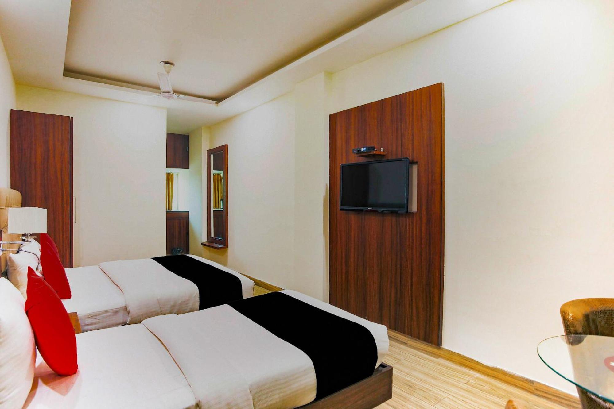Collection O The Kailash Dev Hotel New Delhi Buitenkant foto